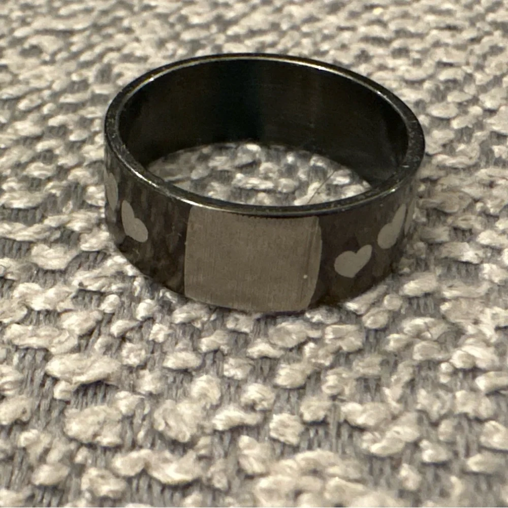 Steel Heart Pattern Ring 🖤 - Picture 2 of 4